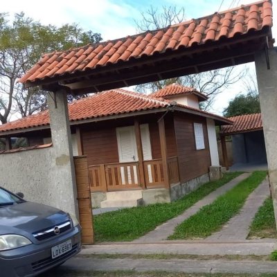 Casa Residencial com 60m², 3 quartos, 1 garagem, no bairro São João Do Rio Vermelho em Florianópolis