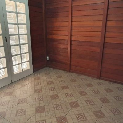 Casa Residencial com 60m², 3 quartos, 1 garagem, no bairro São João Do Rio Vermelho em Florianópolis