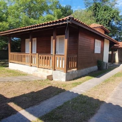 Casa Residencial com 60m², 3 quartos, 1 garagem, no bairro São João Do Rio Vermelho em Florianópolis