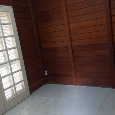 Casa Residencial com 60m², 3 quartos, 1 garagem, no bairro São João Do Rio Vermelho em Florianópolis