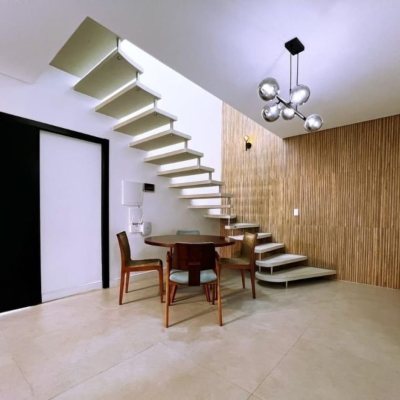 Casa Residencial com 176m², 2 quartos, 2 suítes, 2 garagens, no bairro Forquilhas em São José