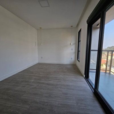 Casa Residencial com 176m², 2 quartos, 2 suítes, 2 garagens, no bairro Forquilhas em São José