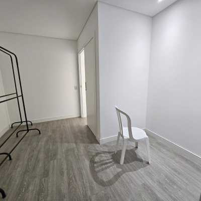 Casa Residencial com 176m², 2 quartos, 2 suítes, 2 garagens, no bairro Forquilhas em São José