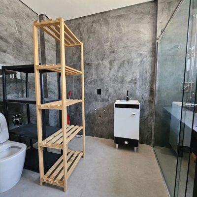 Casa Residencial com 176m², 2 quartos, 2 suítes, 2 garagens, no bairro Forquilhas em São José