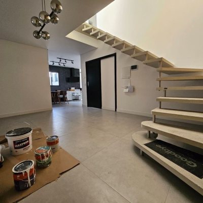 Casa Residencial com 176m², 2 quartos, 2 suítes, 2 garagens, no bairro Forquilhas em São José