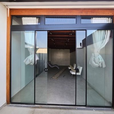 Casa Residencial com 176m², 2 quartos, 2 suítes, 2 garagens, no bairro Forquilhas em São José