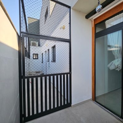 Casa Residencial com 176m², 2 quartos, 2 suítes, 2 garagens, no bairro Forquilhas em São José