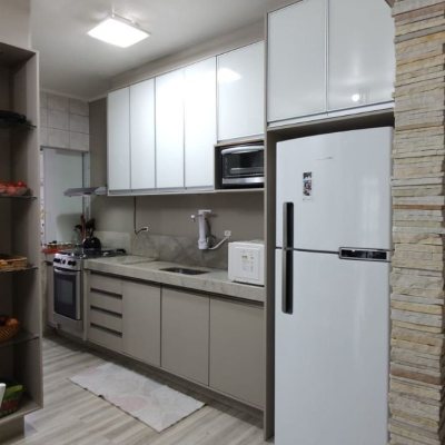 Apartamentos com 78m², 3 quartos, 1 suíte, 2 garagens, no bairro Capoeiras em Florianópolis