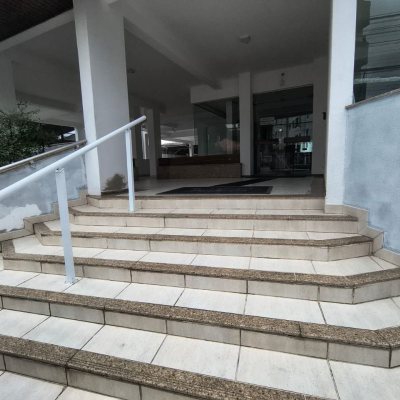 Apartamentos com 78m², 3 quartos, 1 suíte, 2 garagens, no bairro Capoeiras em Florianópolis