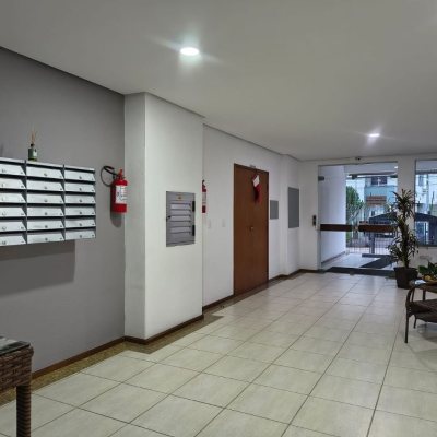 Apartamentos com 78m², 3 quartos, 1 suíte, 2 garagens, no bairro Capoeiras em Florianópolis