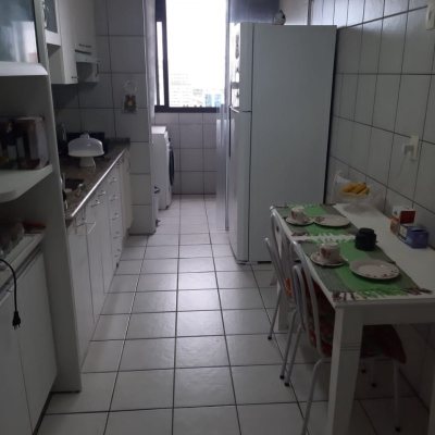 Apartamentos com 75m², 2 quartos, 1 garagem, no bairro Centro em Florianópolis