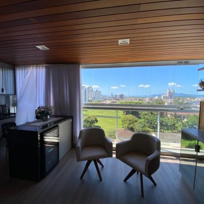 Apartamentos com 108m², 3 quartos, 1 suíte, 2 garagens, no bairro Pagani em Palhoça