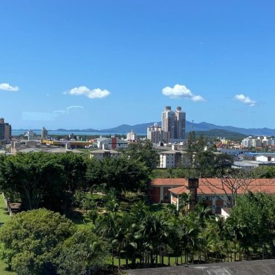 Apartamentos com 108m², 3 quartos, 1 suíte, 2 garagens, no bairro Pagani em Palhoça