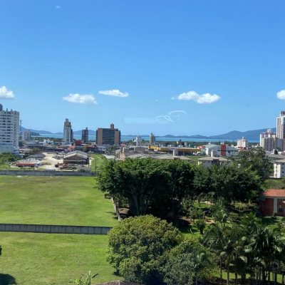 Apartamentos com 108m², 3 quartos, 1 suíte, 2 garagens, no bairro Pagani em Palhoça