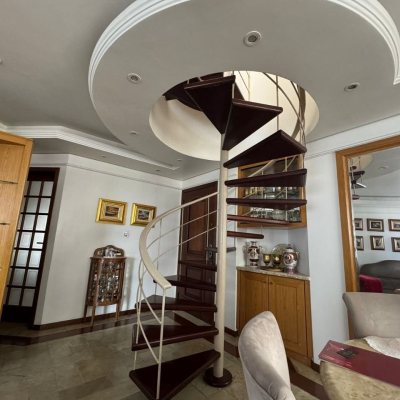 Apartamentos com 129m², 4 quartos, 2 suítes, 2 garagens, no bairro Centro em Florianópolis