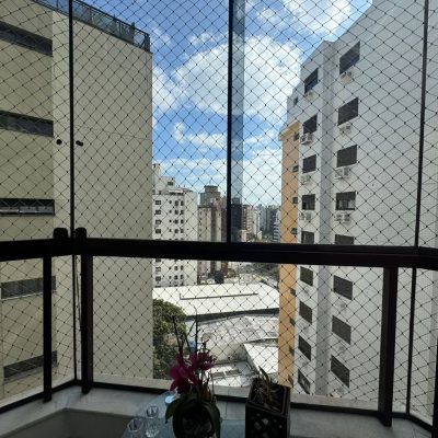 Apartamentos com 129m², 4 quartos, 2 suítes, 2 garagens, no bairro Centro em Florianópolis