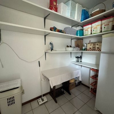 Apartamentos com 129m², 4 quartos, 2 suítes, 2 garagens, no bairro Centro em Florianópolis