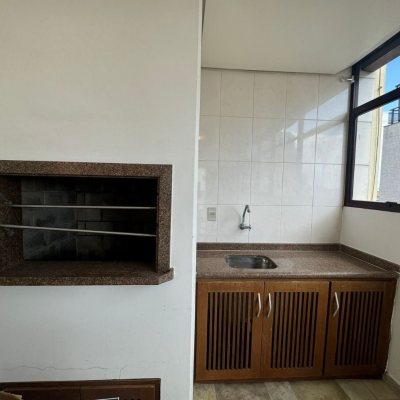 Apartamentos com 129m², 4 quartos, 2 suítes, 2 garagens, no bairro Centro em Florianópolis