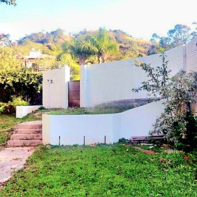 Casa Residencial com 2247m², 6 quartos (sendo 2 suítes), 10 garagens, no bairro Carvoeira em Florianópolis