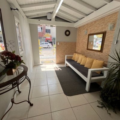 Apart Hotel com 600m², 17 quartos, 5 garagens, no bairro Canasvieiras em Florianópolis