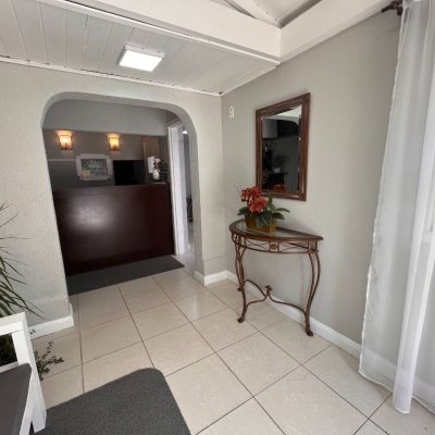 Apart Hotel com 600m², 17 quartos, 5 garagens, no bairro Canasvieiras em Florianópolis