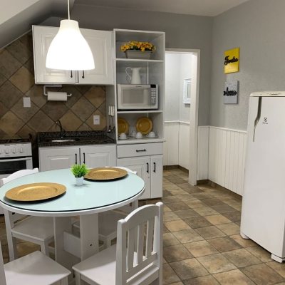 Apart Hotel com 600m², 17 quartos, 5 garagens, no bairro Canasvieiras em Florianópolis