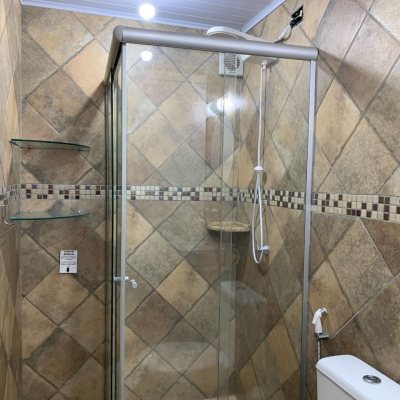 Apart Hotel com 600m², 17 quartos, 5 garagens, no bairro Canasvieiras em Florianópolis