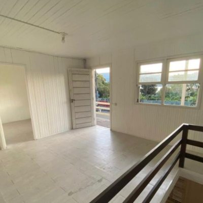 Casa Residencial com 135m², 3 quartos, no bairro Lagoa Da Conceição em Florianópolis