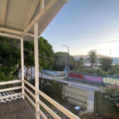Casa Residencial com 135m², 3 quartos, no bairro Lagoa Da Conceição em Florianópolis