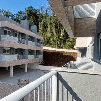 Apartamentos com 69m², 2 quartos, 1 suíte, 1 garagem, no bairro Ribeirão da Ilha em Florianópolis