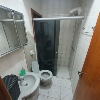 Casa Residencial com 349m², 6 quartos (sendo 2 suítes), 3 garagens, no bairro Carvoeira em Florianópolis