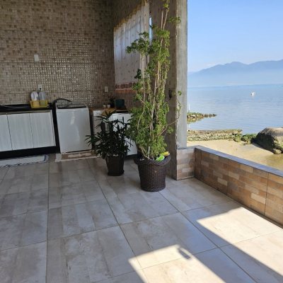 Casa Residencial com 150m², 3 quartos, 1 suíte, 2 garagens, no bairro Ribeirão Da Ilha em Florianópolis