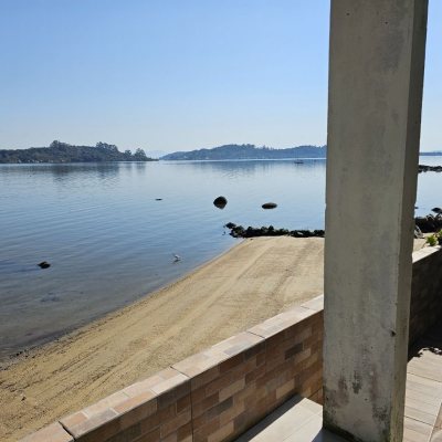 Casa Residencial com 150m², 3 quartos, 1 suíte, 2 garagens, no bairro Ribeirão Da Ilha em Florianópolis