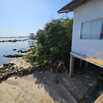 Casa Residencial com 150m², 3 quartos, 1 suíte, 2 garagens, no bairro Ribeirão Da Ilha em Florianópolis