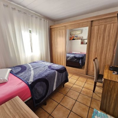 Casa Residencial com 150m², 3 quartos, 1 suíte, 2 garagens, no bairro Ribeirão Da Ilha em Florianópolis