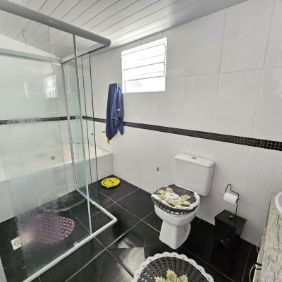 Casa Residencial com 150m², 3 quartos, 1 suíte, 2 garagens, no bairro Ribeirão Da Ilha em Florianópolis