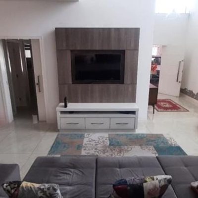 Casa Residencial com 300m², 4 quartos, 1 suíte, 3 garagens, no bairro Praia Comprida em São José