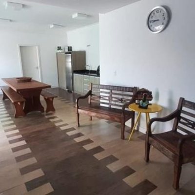 Casa Residencial com 300m², 4 quartos, 1 suíte, 3 garagens, no bairro Praia Comprida em São José