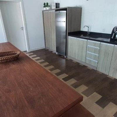 Casa Residencial com 300m², 4 quartos, 1 suíte, 3 garagens, no bairro Praia Comprida em São José