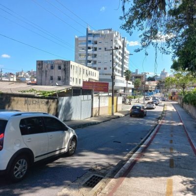 Predio com 1409m², no bairro Estreito em Florianópolis
