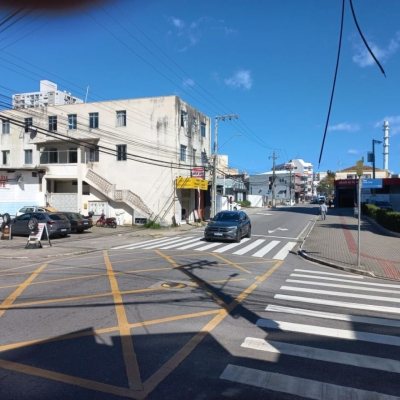 Predio com 1409m², no bairro Estreito em Florianópolis