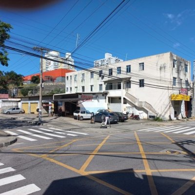 Predio com 1409m², no bairro Estreito em Florianópolis