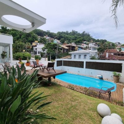 Casa Comercial com 450m², 5 garagens, no bairro Centro em Florianópolis