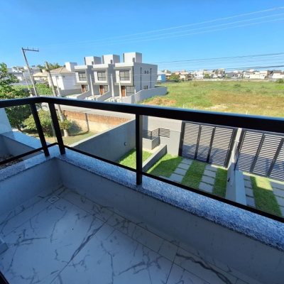 Casa Residencial com 117m², 2 quartos, 1 suíte, 2 garagens, no bairro Campeche em Florianópolis