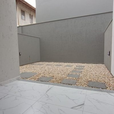 Casa Residencial com 117m², 2 quartos, 1 suíte, 2 garagens, no bairro Campeche em Florianópolis