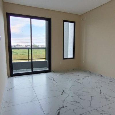 Casa Residencial com 117m², 2 quartos, 1 suíte, 2 garagens, no bairro Campeche em Florianópolis