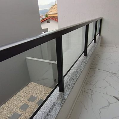 Casa Residencial com 117m², 2 quartos, 1 suíte, 2 garagens, no bairro Campeche em Florianópolis