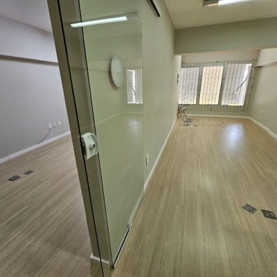 Loja com 169m², no bairro Centro em Florianópolis