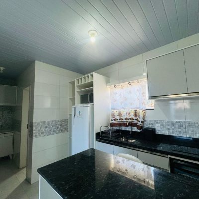 Pousada com 261m², 7 quartos, 1 suíte, 3 garagens, no bairro Tapera da Base em Florianópolis