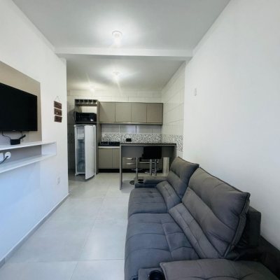 Pousada com 261m², 7 quartos, 1 suíte, 3 garagens, no bairro Tapera da Base em Florianópolis